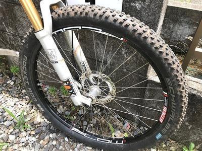 軽い・転がる・グリップする』SCHWALBE ロケットロン。: DayDownBicycles -長野市 川中島-